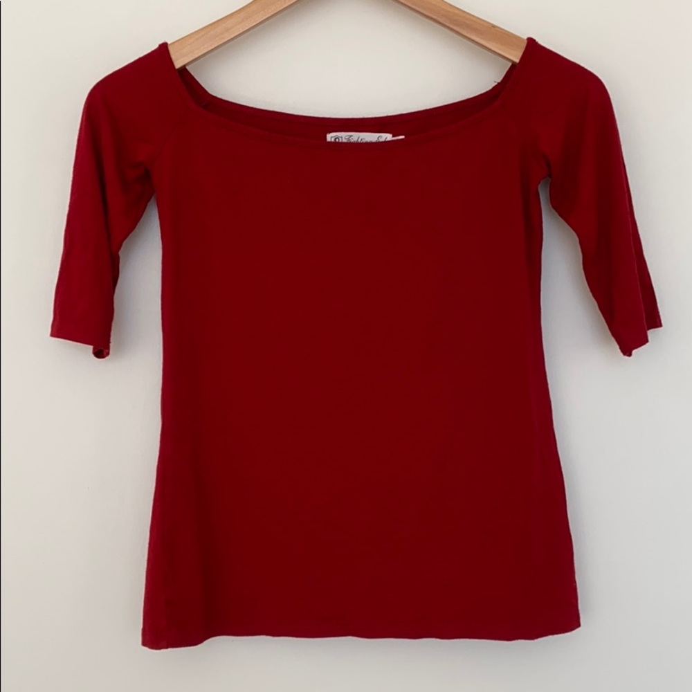 FIGHTING EEL off the shoulder top
